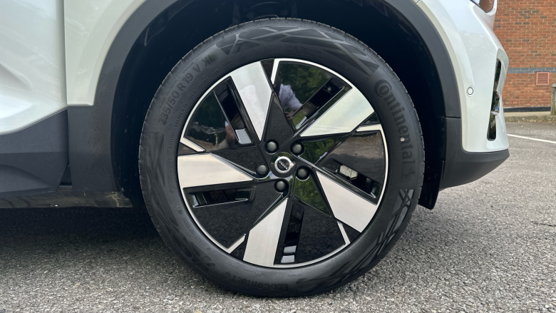 Volvo EX40 185kW Extended Range Plus 78kWh 5dr Auto Electric Estate